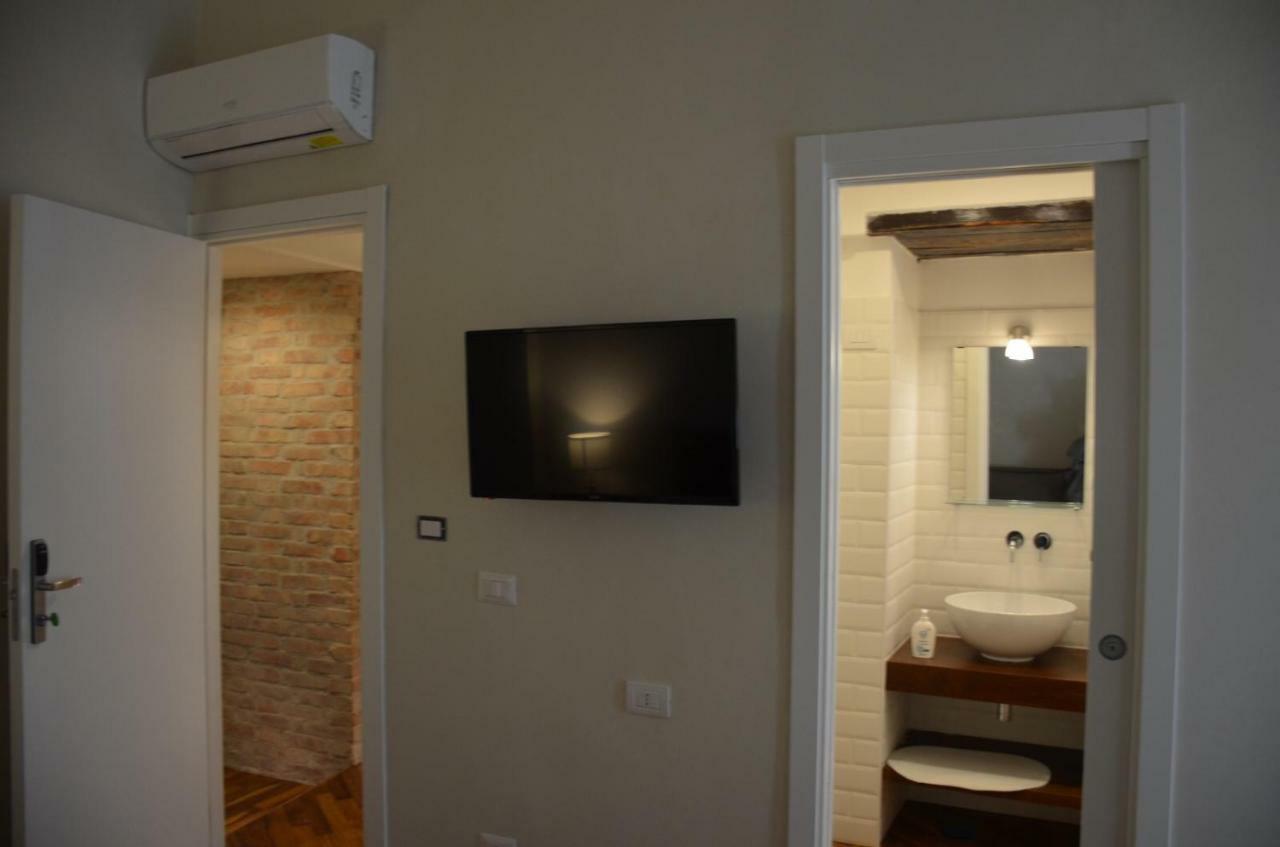 Palazzo Pignatelli Hotel Napoli Bagian luar foto